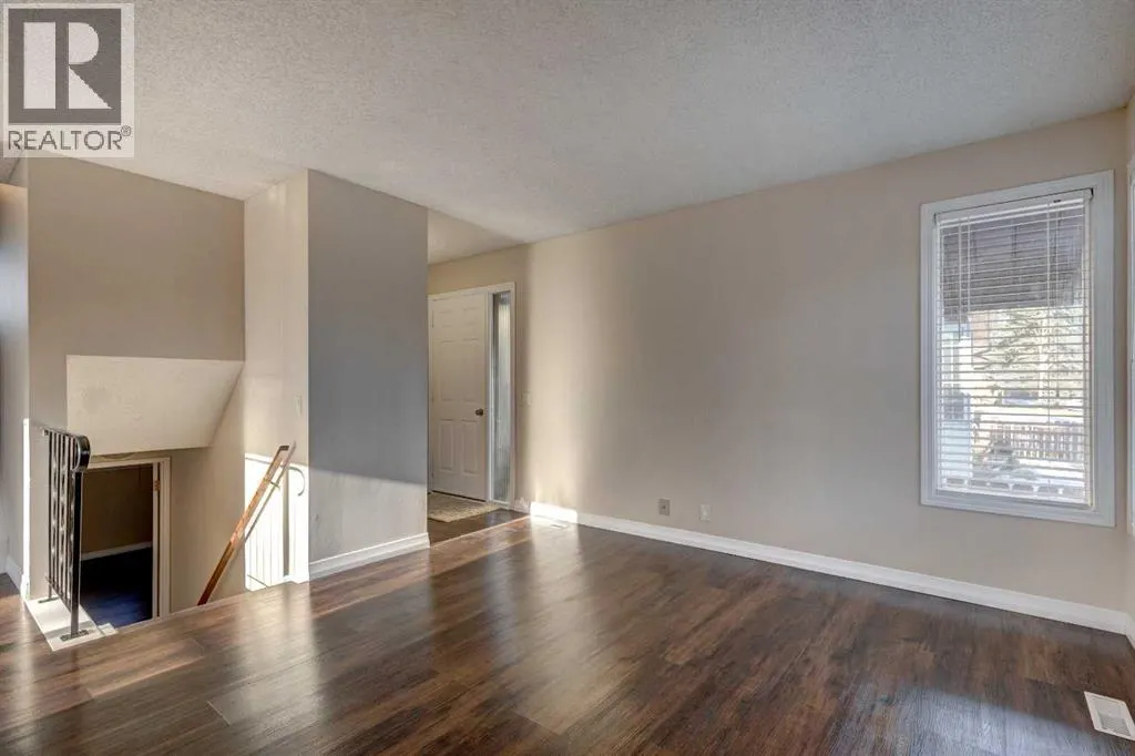 27 Castleridge Road NE