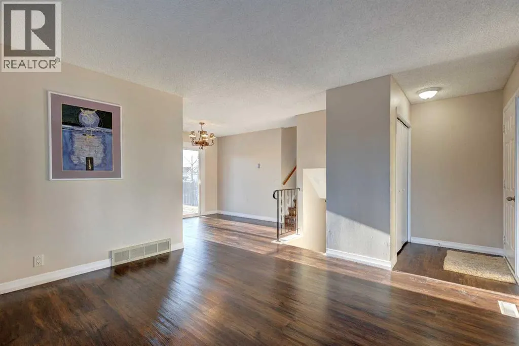 27 Castleridge Road NE