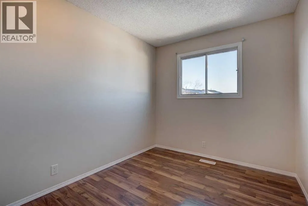 27 Castleridge Road NE