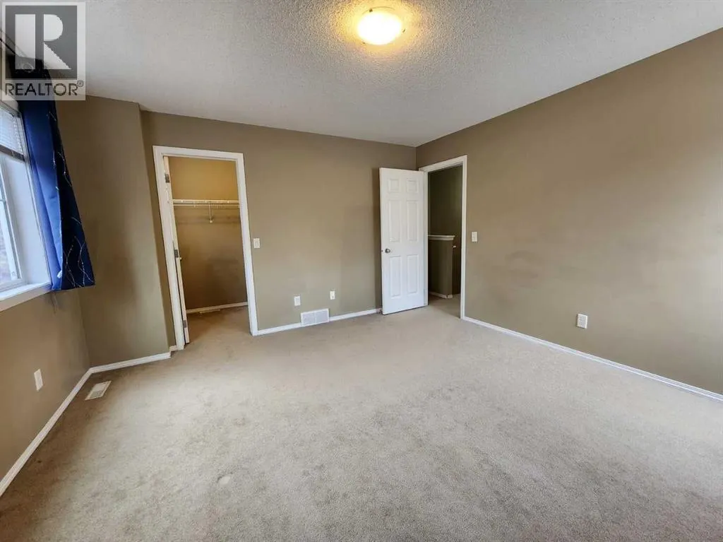 29 Country Village Gate NE