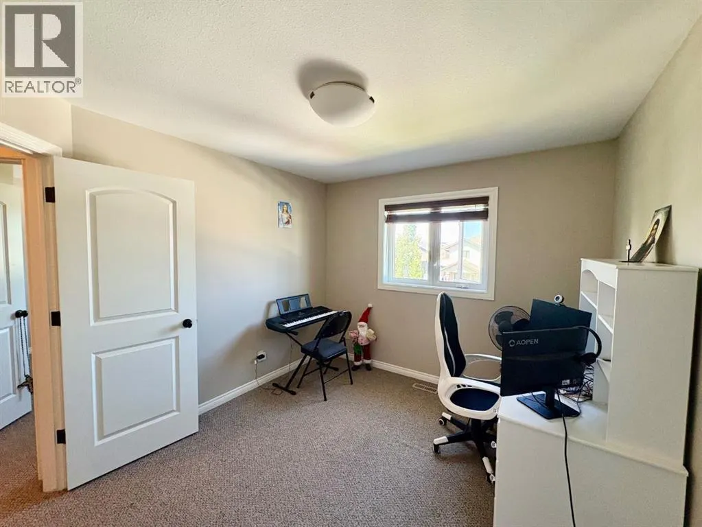 238 Viscount Drive SE
