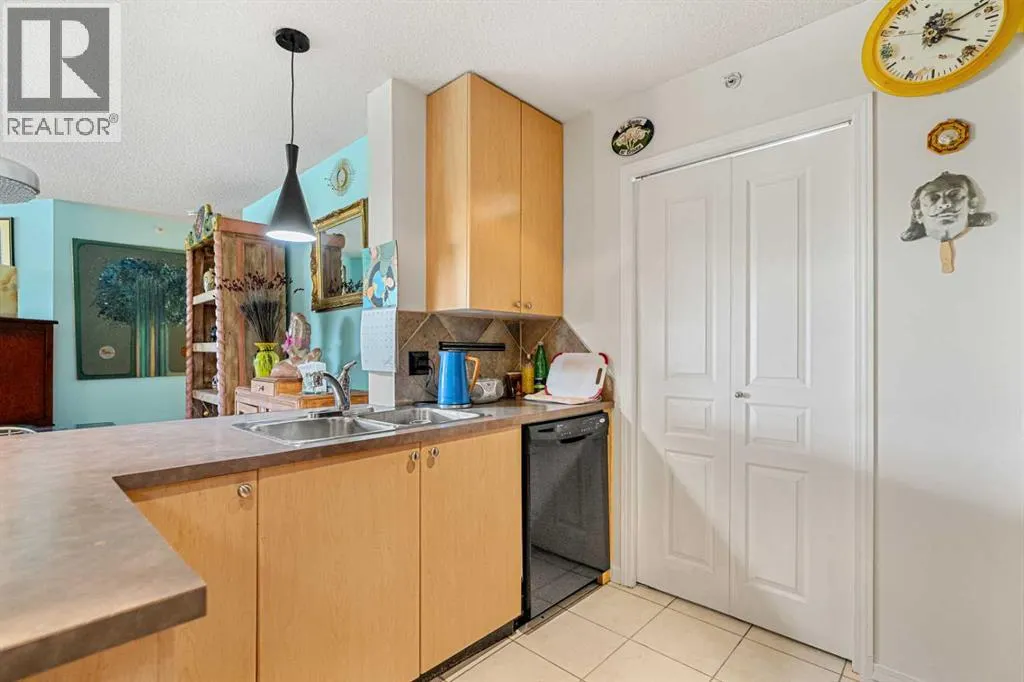 306, 25 Richard Place SW