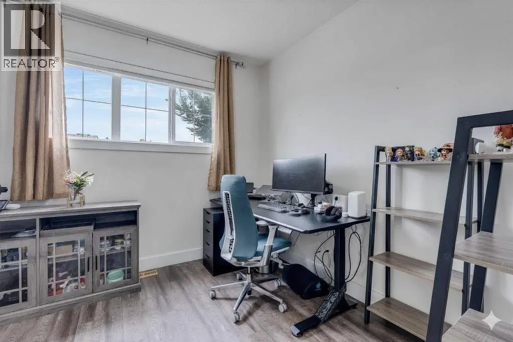 4 Legacy Court SE