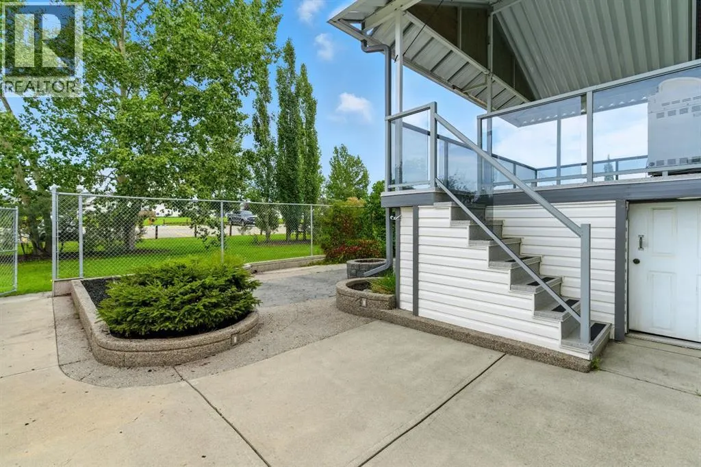 18 Springs Crescent SE