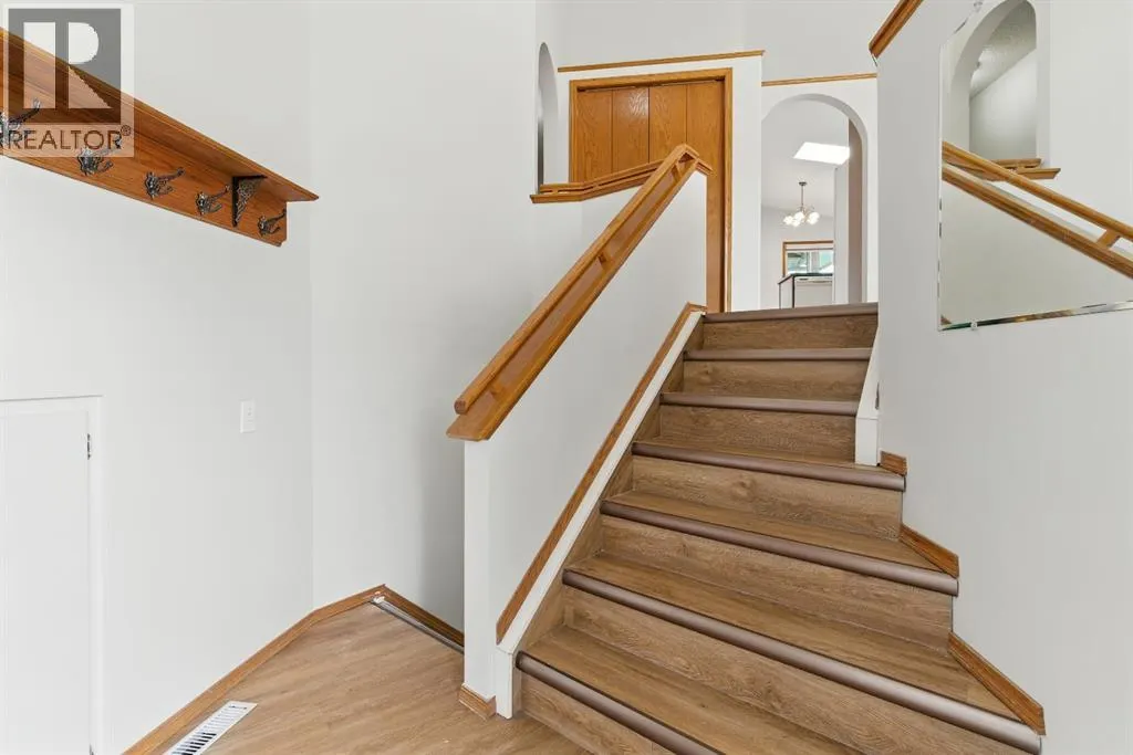 18 Springs Crescent SE