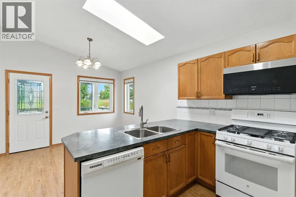 18 Springs Crescent SE