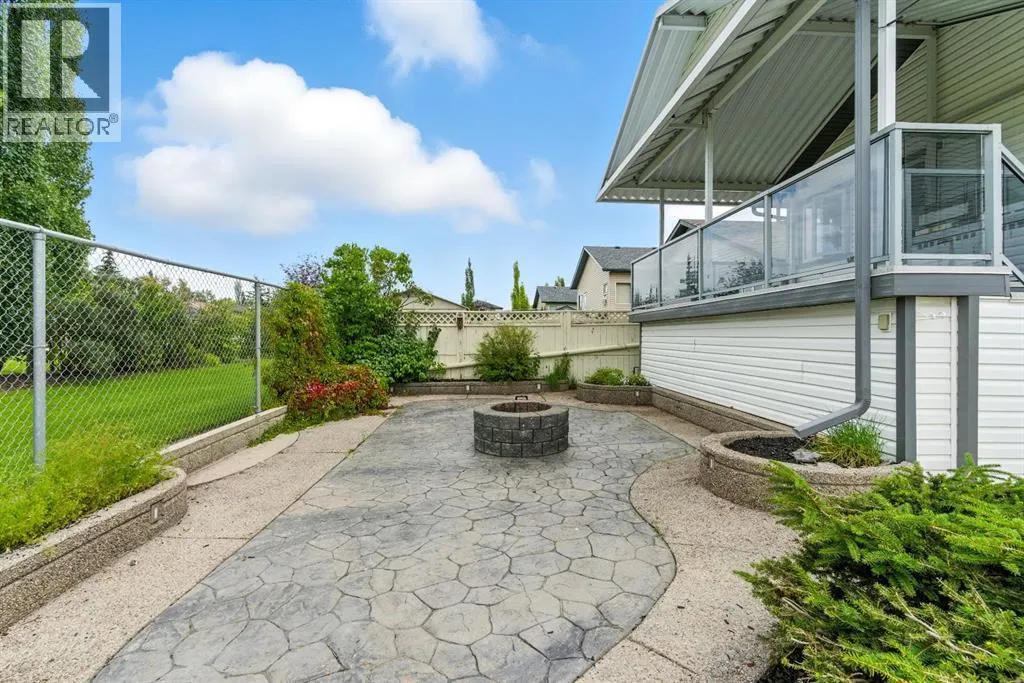 18 Springs Crescent SE