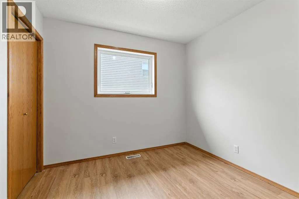 18 Springs Crescent SE