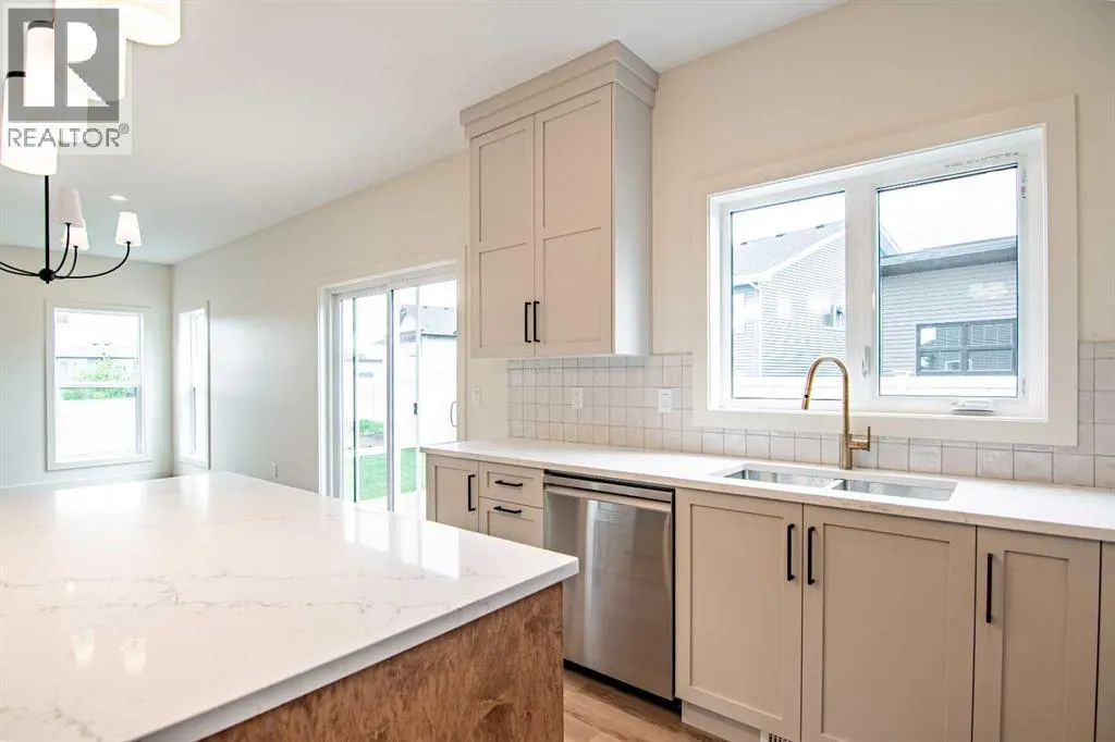 39 Eaton Crescent