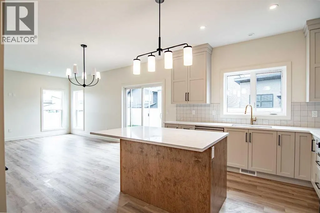 39 Eaton Crescent