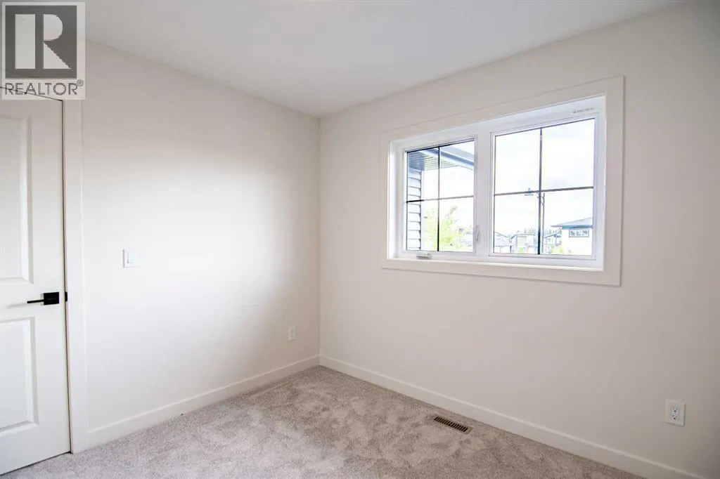 39 Eaton Crescent