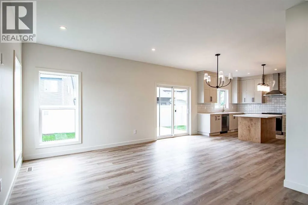 39 Eaton Crescent