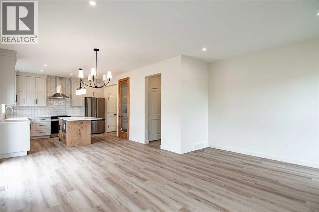 39 Eaton Crescent
