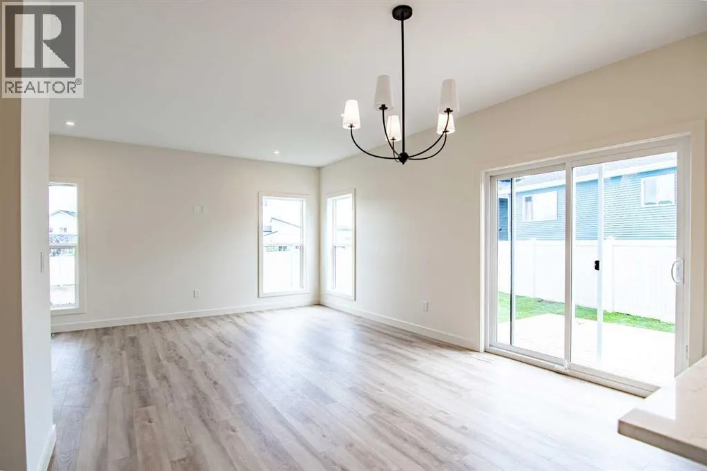 39 Eaton Crescent