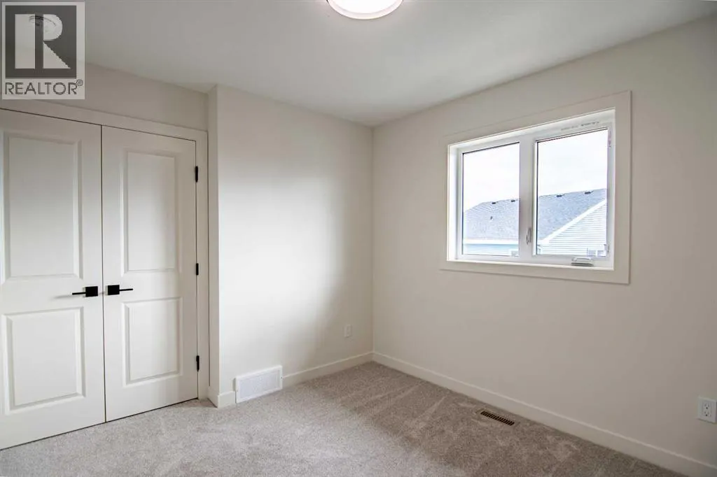 39 Eaton Crescent