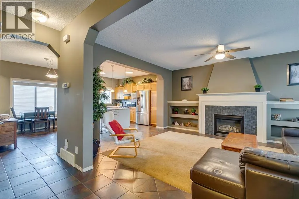 210 Elgin View SE