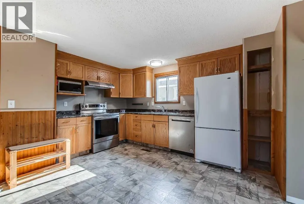 19, 2460 Southview Drive SE
