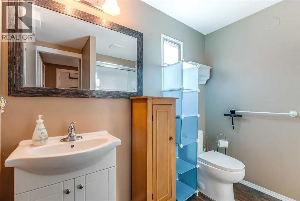 19, 2460 Southview Drive SE