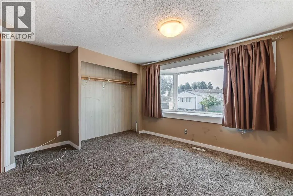 19, 2460 Southview Drive SE