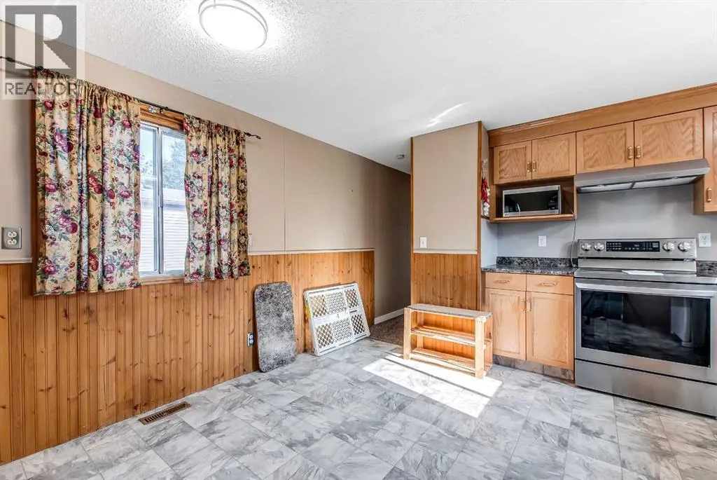 19, 2460 Southview Drive SE