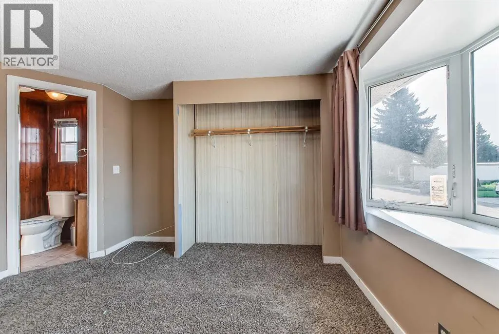 19, 2460 Southview Drive SE