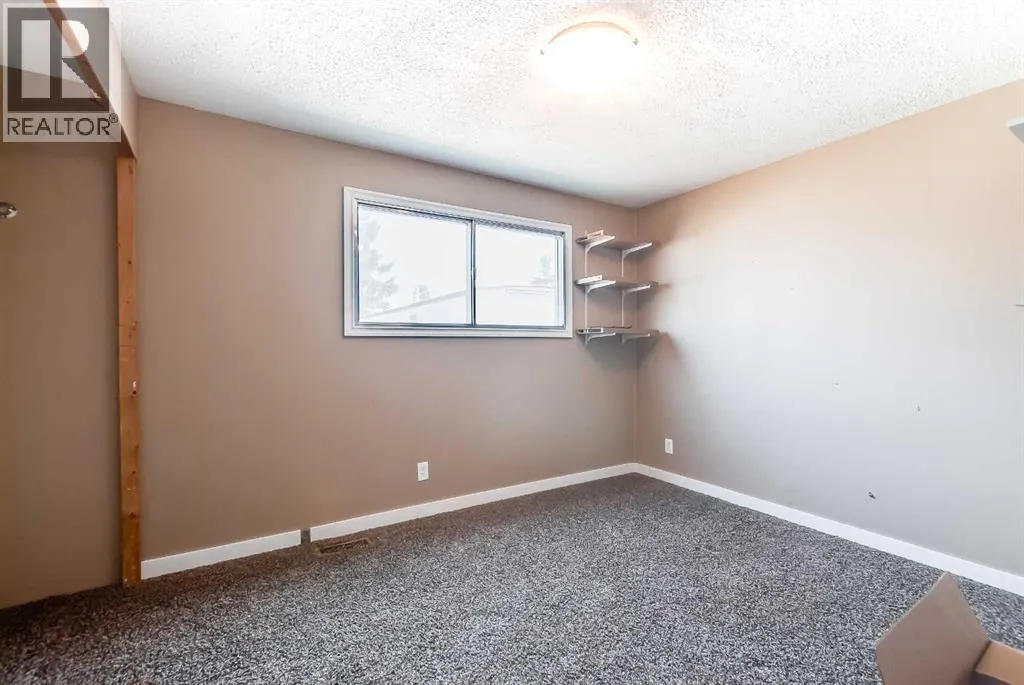 19, 2460 Southview Drive SE