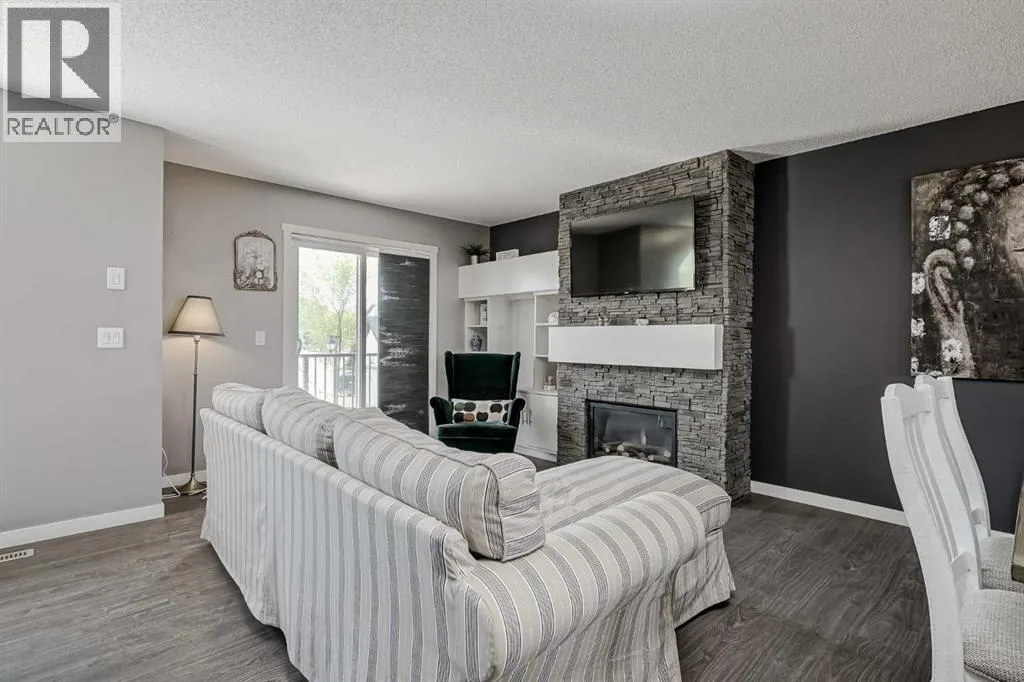 313 Copperpond Landing SE