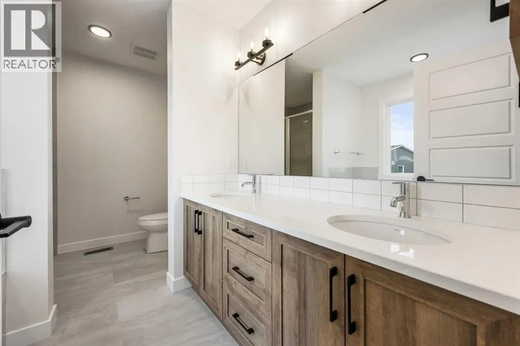 533 Baywater Manor SW