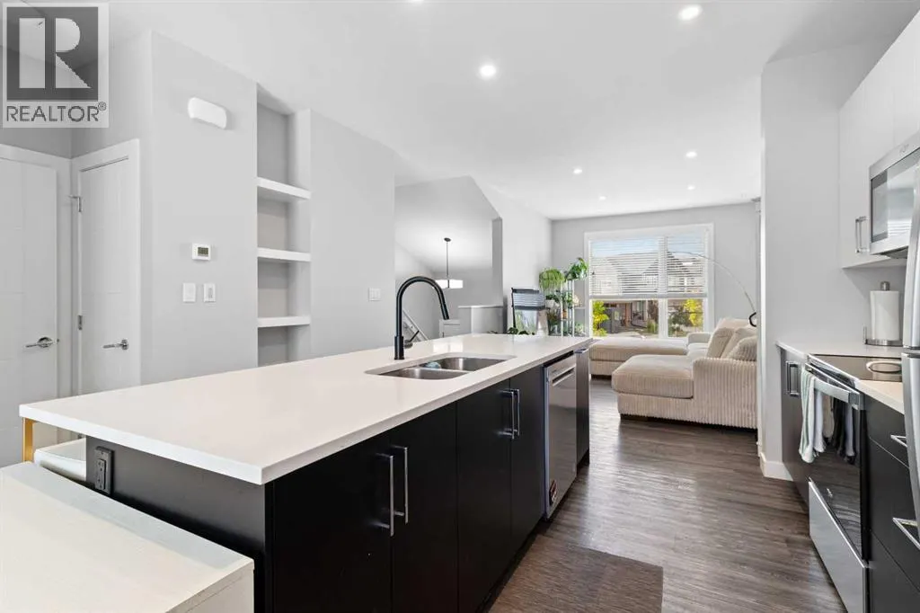 75 Ellington Crescent