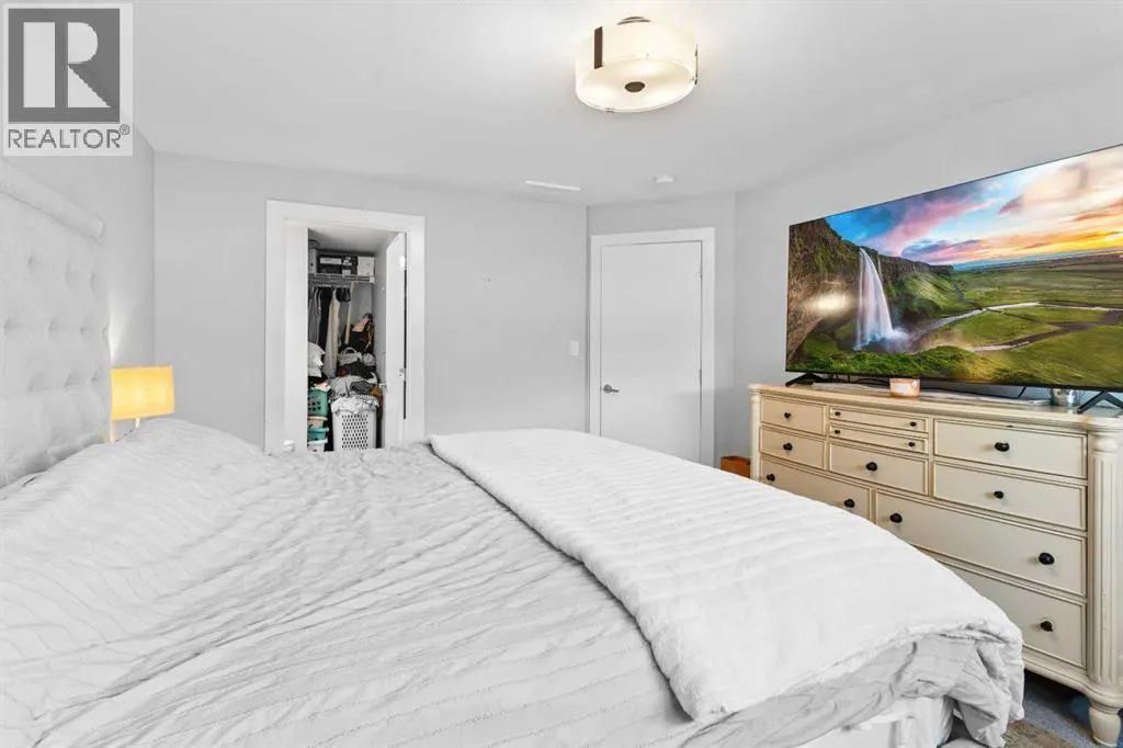 75 Ellington Crescent