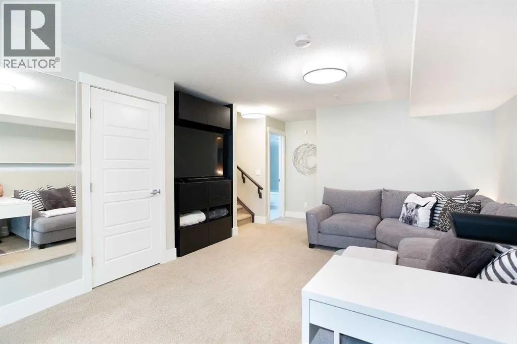 548 Quarry Park Boulevard SE