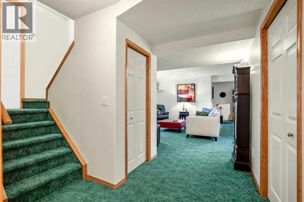 25 Country Hills Gate NW