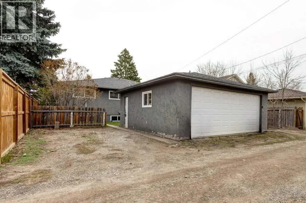 3105 A & B, 3017 A & B 38 Street SW