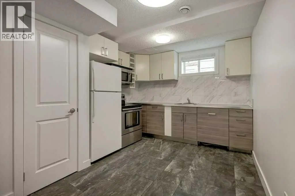 3105 A & B, 3017 A & B 38 Street SW