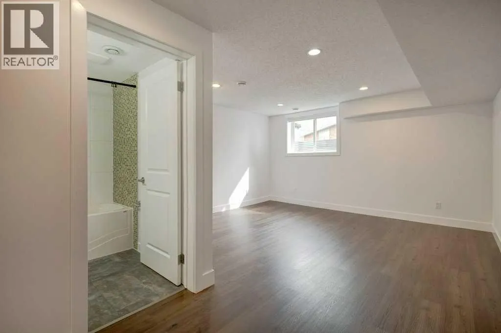 3105 A & B, 3017 A & B 38 Street SW
