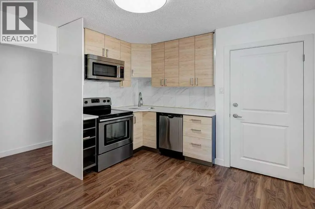 3105 A & B, 3017 A & B 38 Street SW