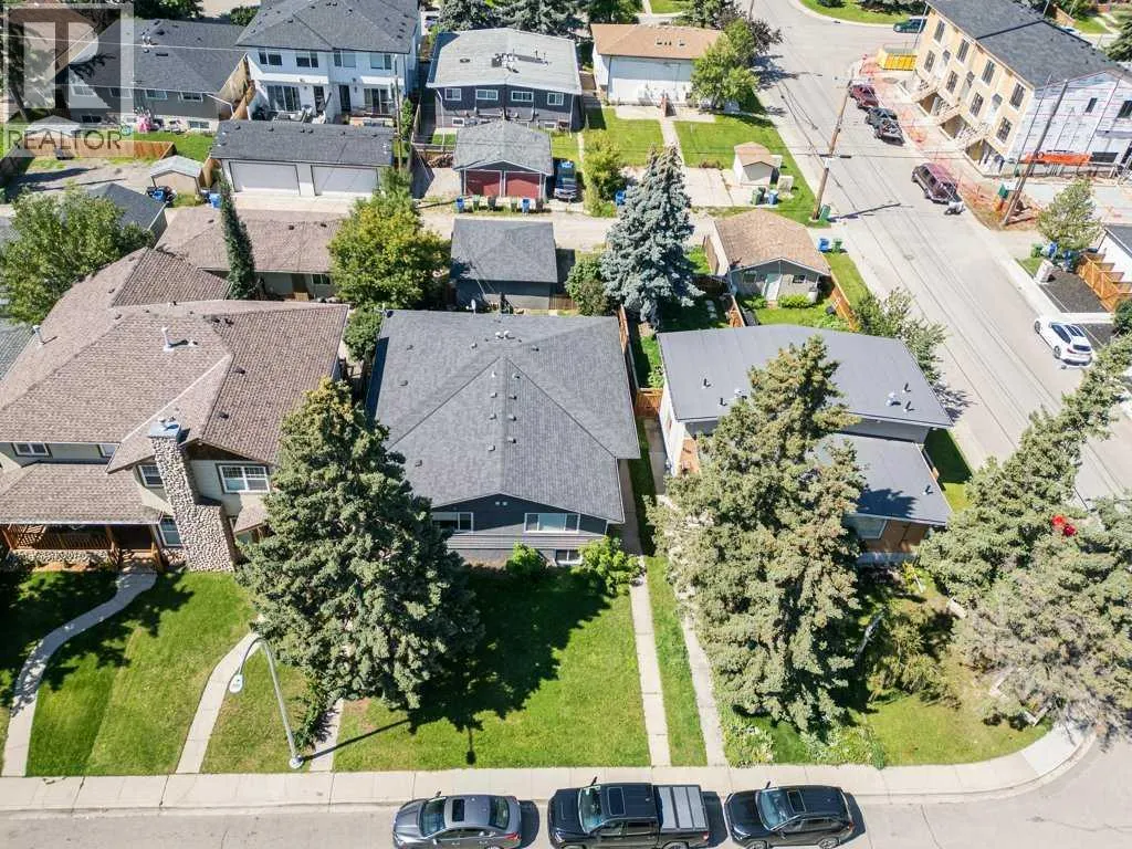 3105 A & B, 3017 A & B 38 Street SW