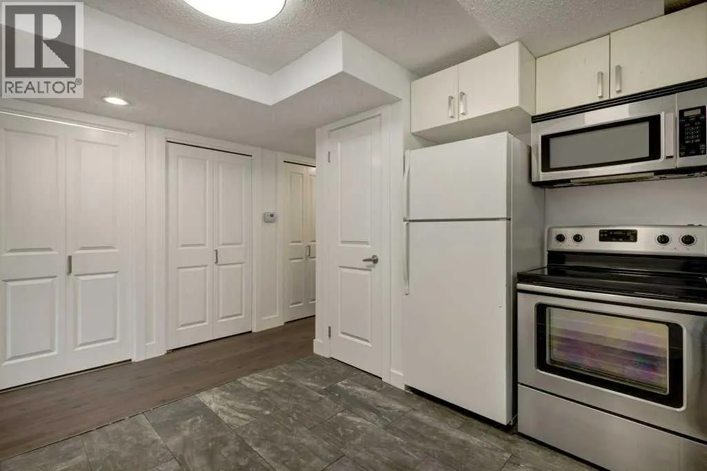 3105 A & B, 3017 A & B 38 Street SW