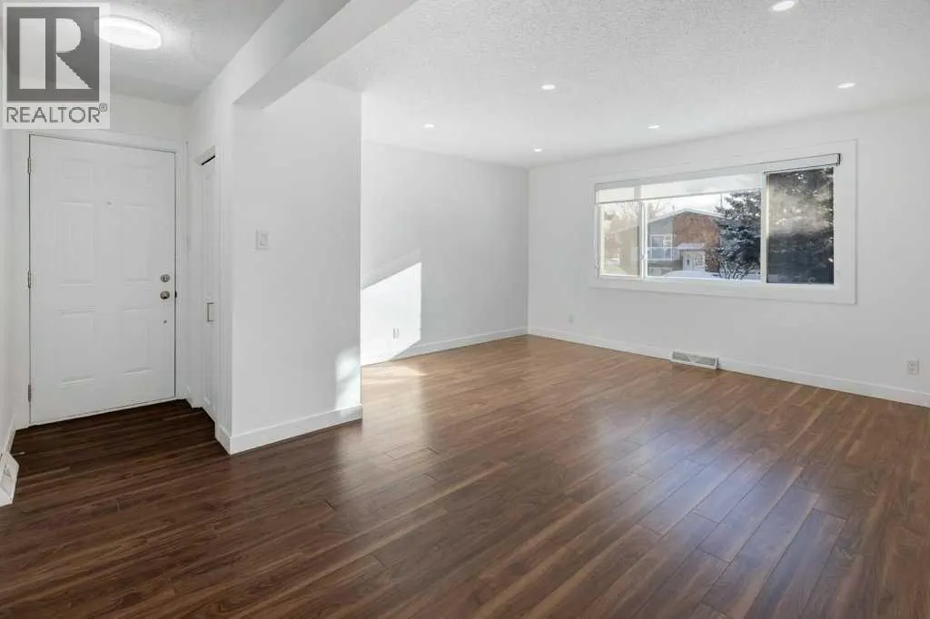 3105 A & B, 3017 A & B 38 Street SW