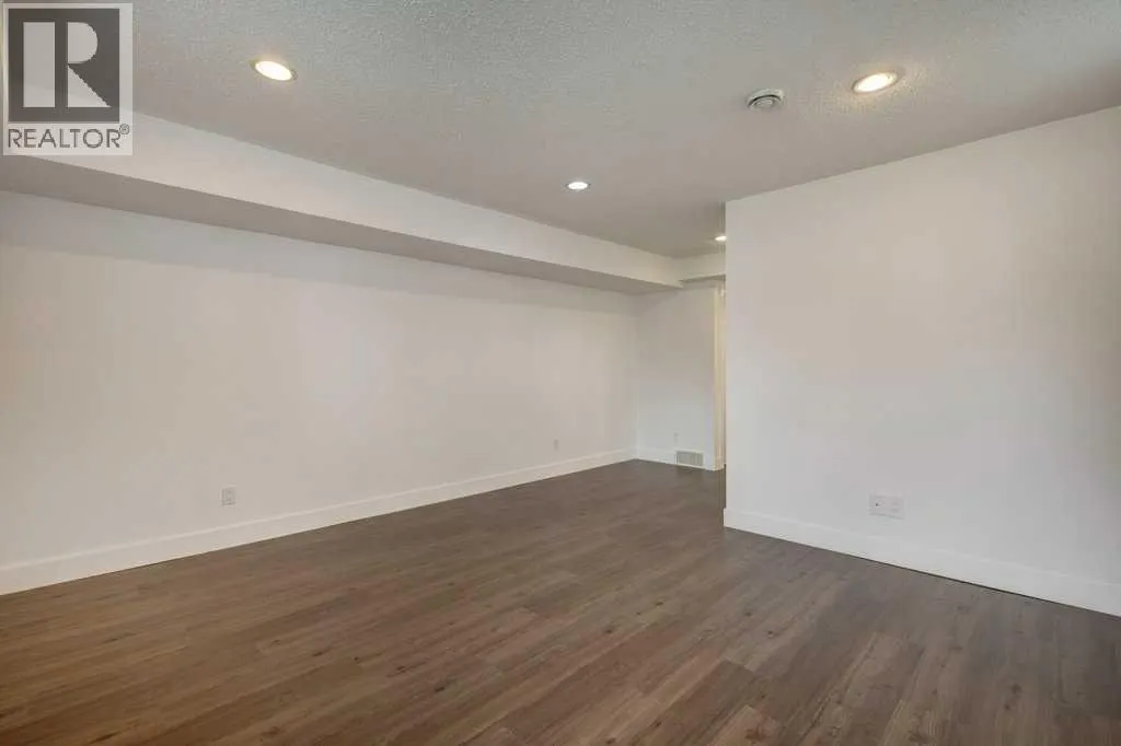 3105 A & B, 3017 A & B 38 Street SW