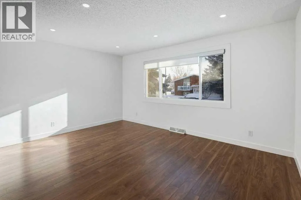 3105 A & B, 3017 A & B 38 Street SW