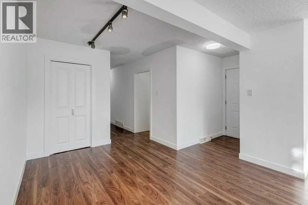 3105 A & B, 3017 A & B 38 Street SW