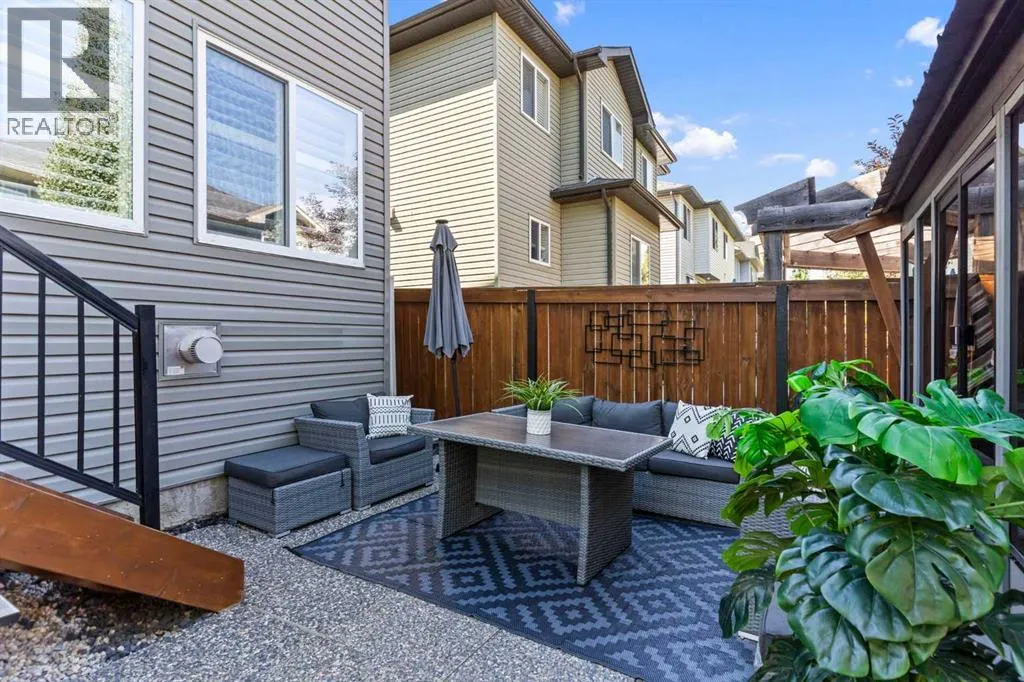 809 Canoe Green SW