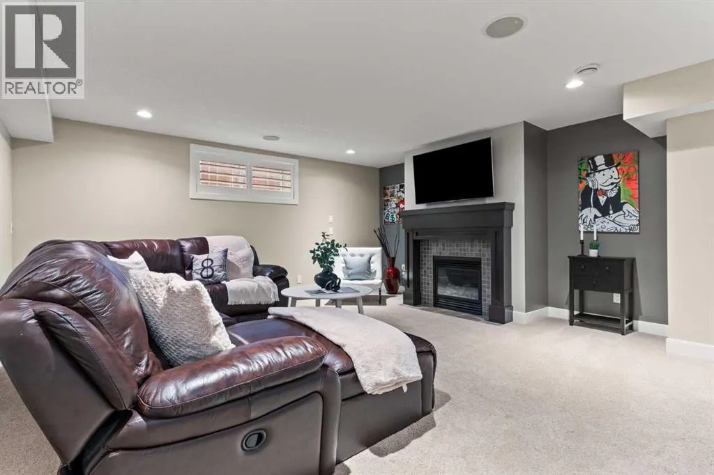 809 Canoe Green SW