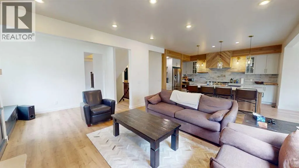 71 Crystal Shores Road