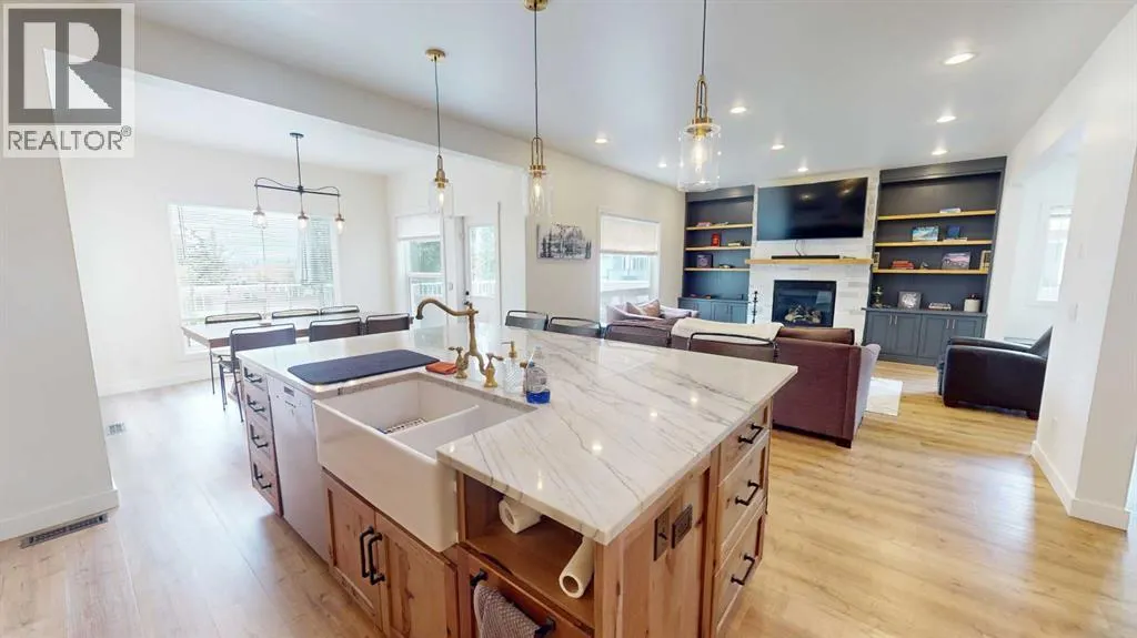 71 Crystal Shores Road