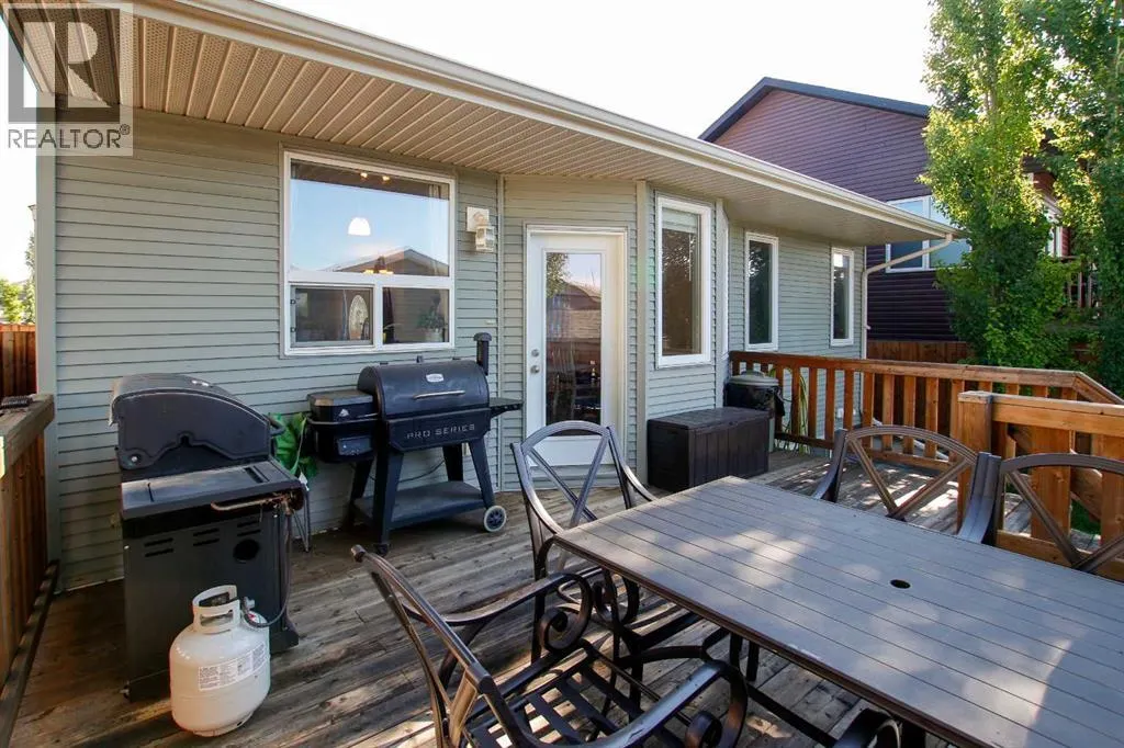 6 Henderson Crescent