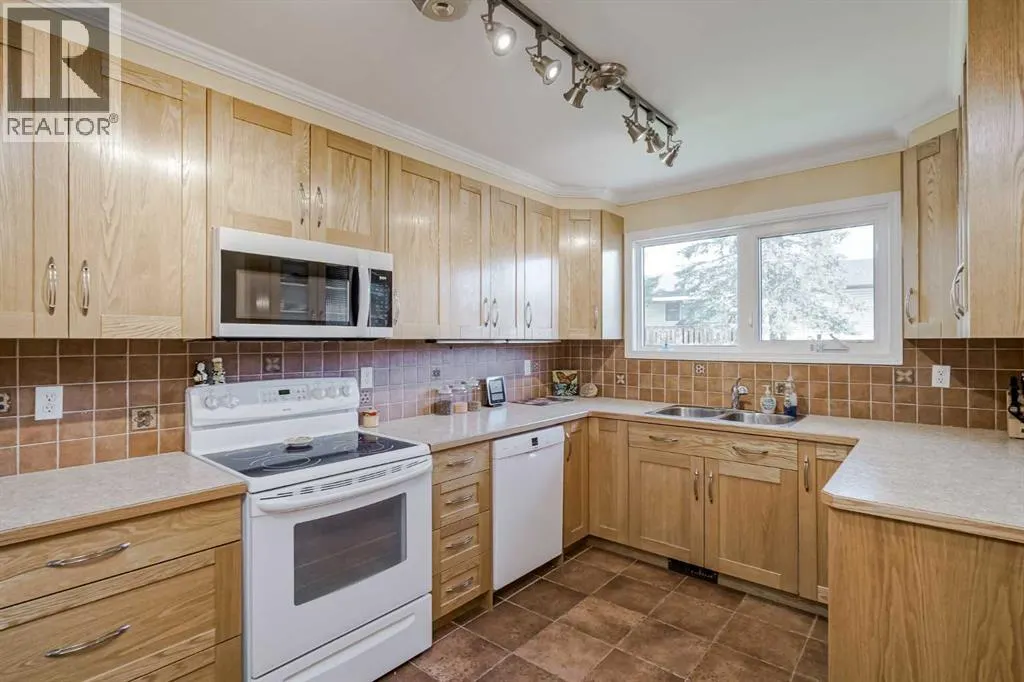 4 Whitefield Close NE
