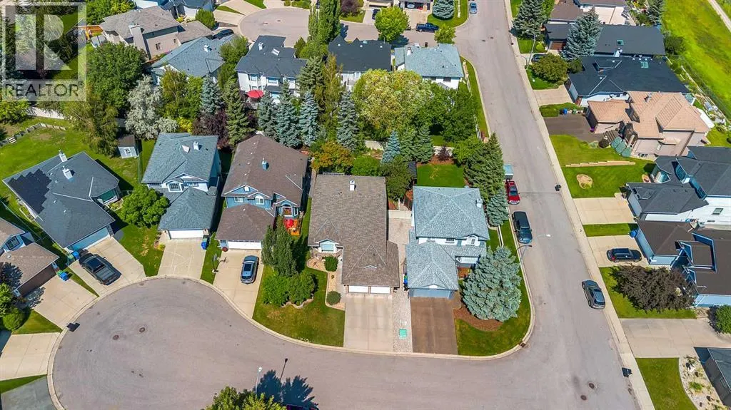812 Diamond Court SE