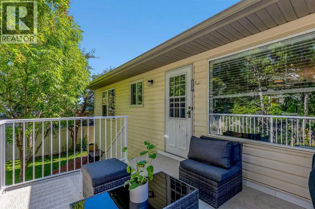 812 Diamond Court SE
